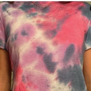 tie-dye shirt